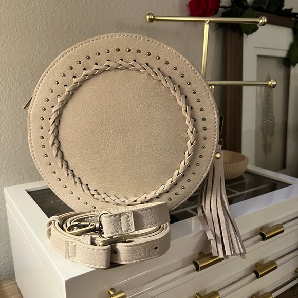 Handbags - New boutique round handbag